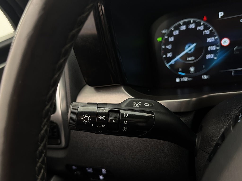 Vehicle Image 32