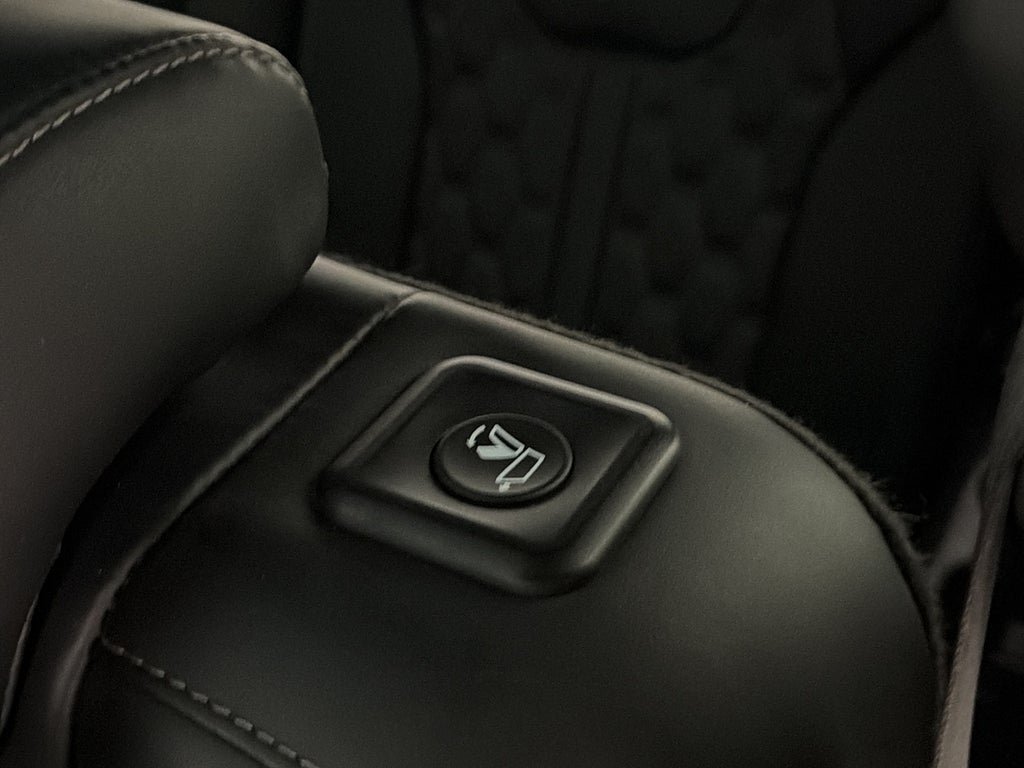 Vehicle Image 36