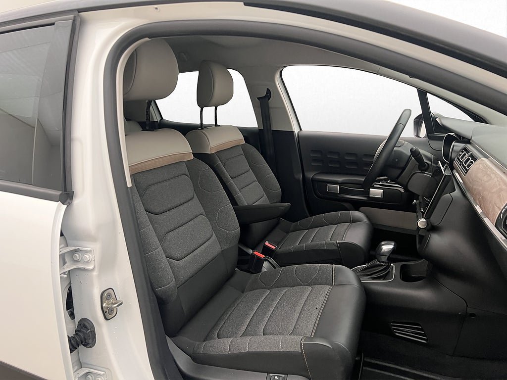 Vehicle Image 22