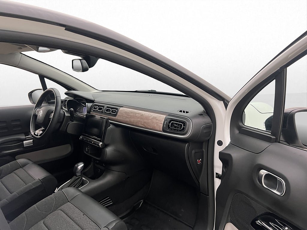 Vehicle Image 23