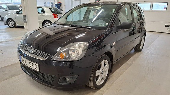 Vehicle Image 7