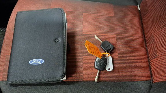 Vehicle Image 12