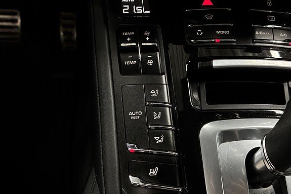 Vehicle Image 24