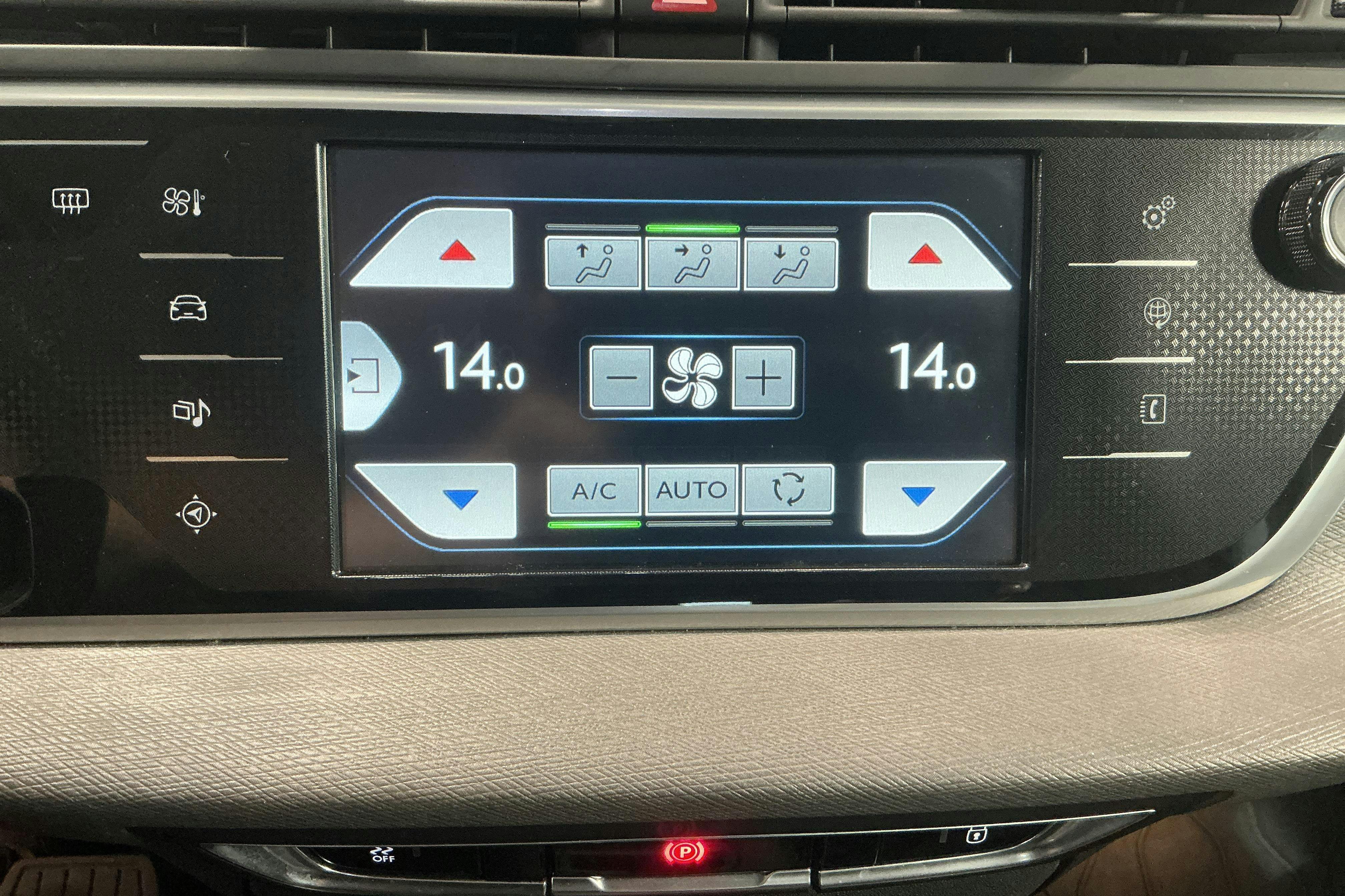 Vehicle Image 17