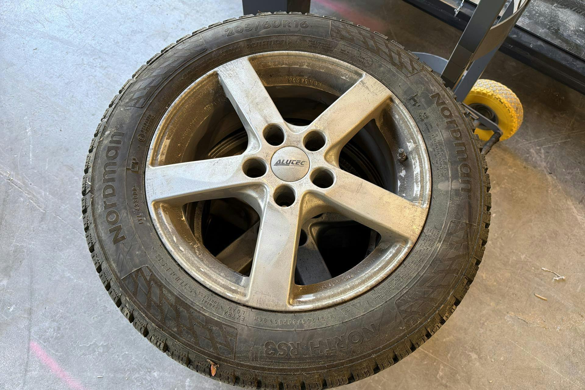 Vehicle Image 15
