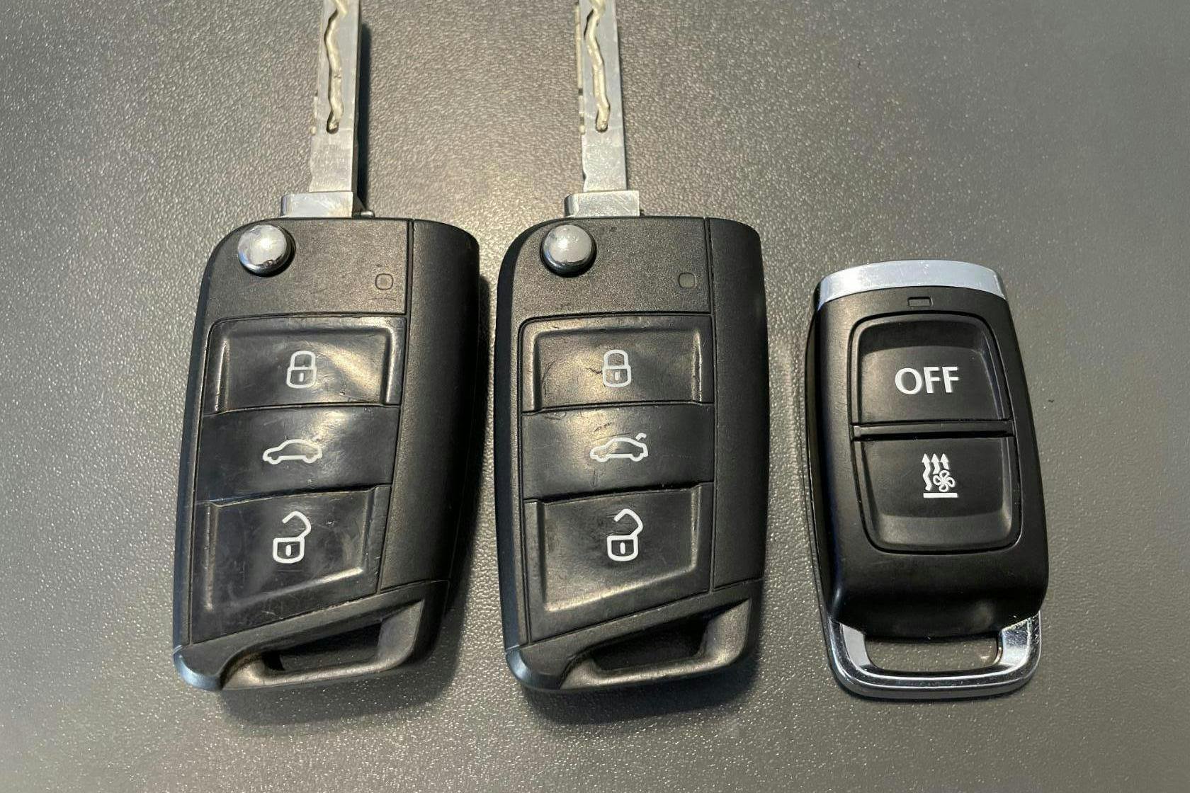 Vehicle Image 25