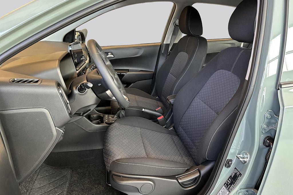 Vehicle Image 10