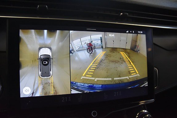Vehicle Image 12