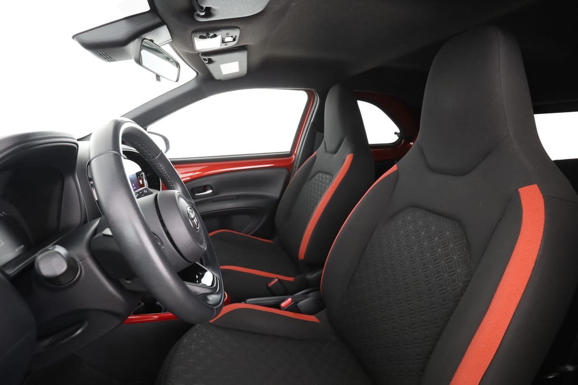 Vehicle Image 11