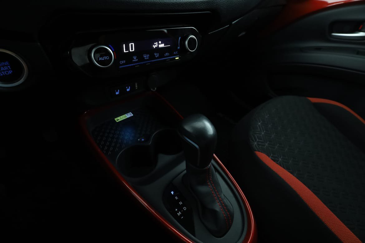 Vehicle Image 24