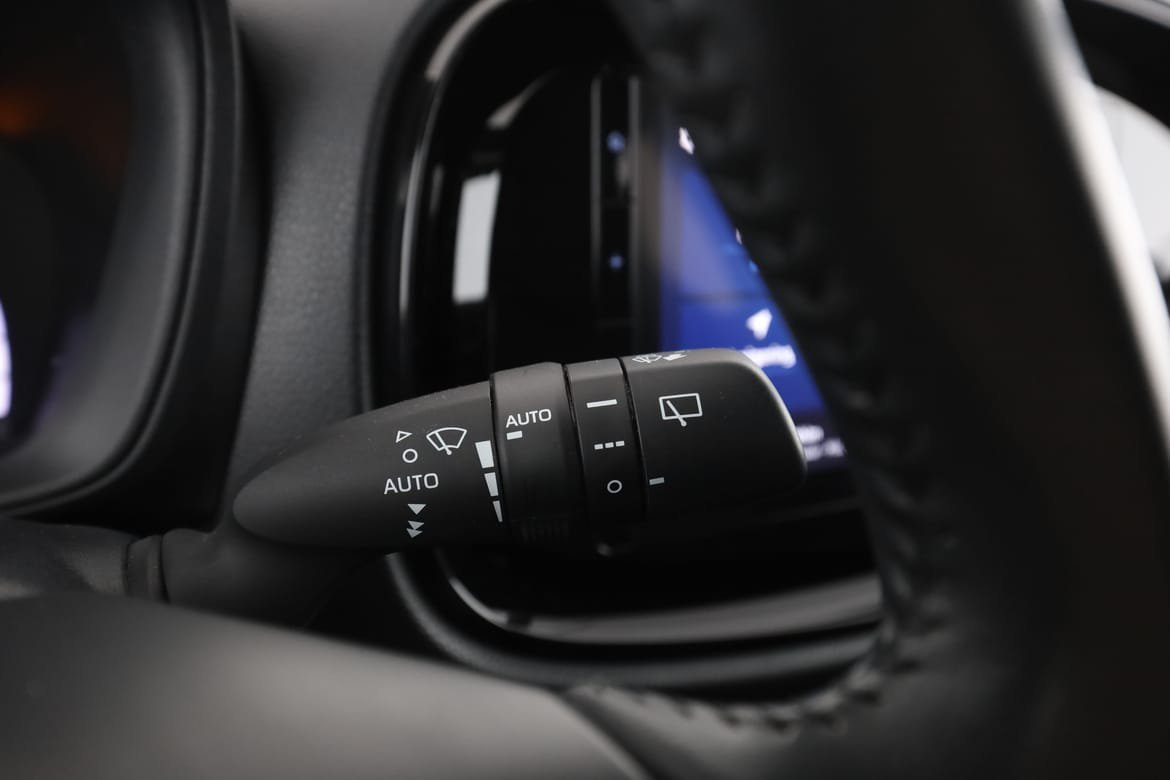 Vehicle Image 32