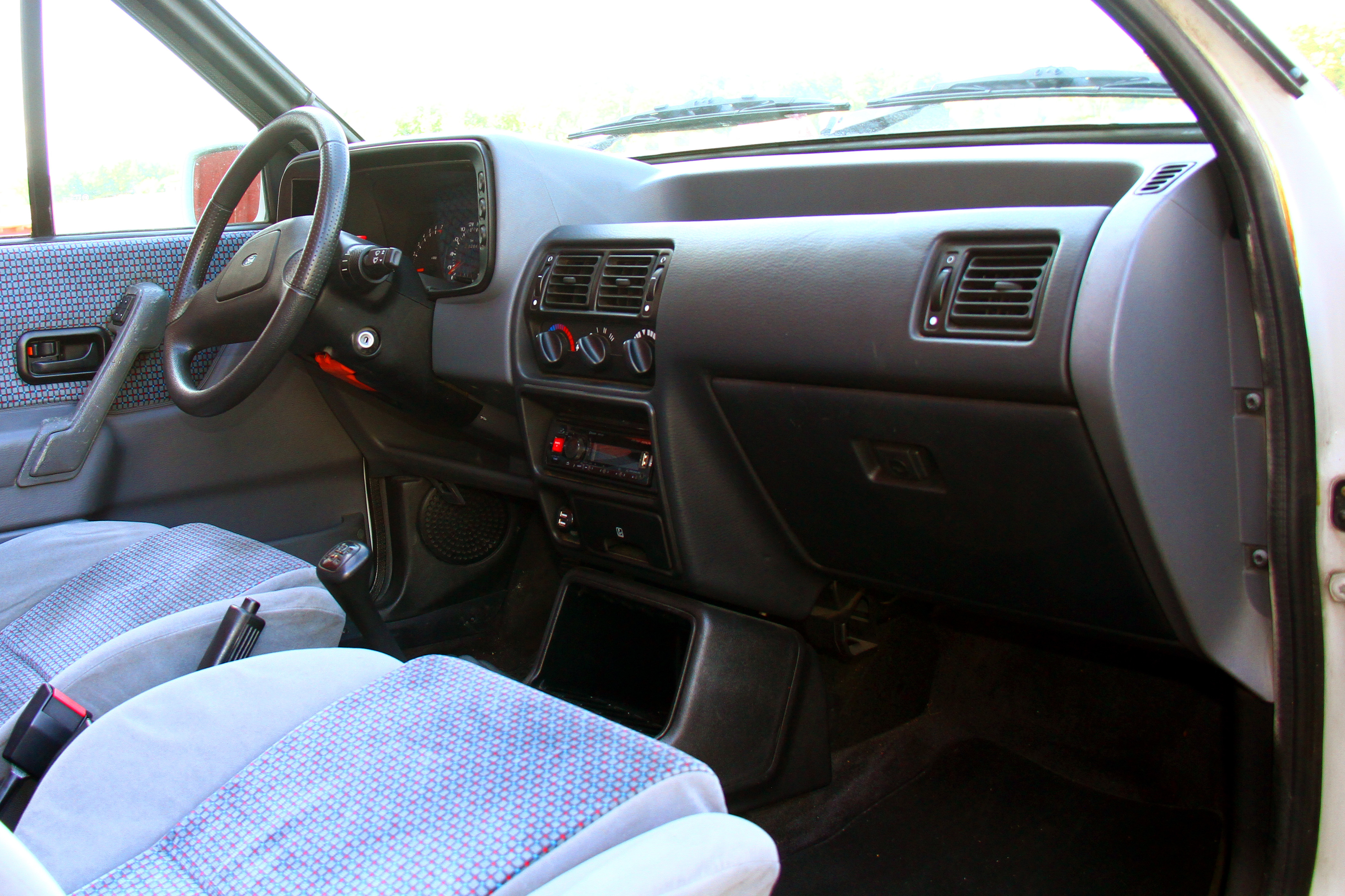 Vehicle Image 25