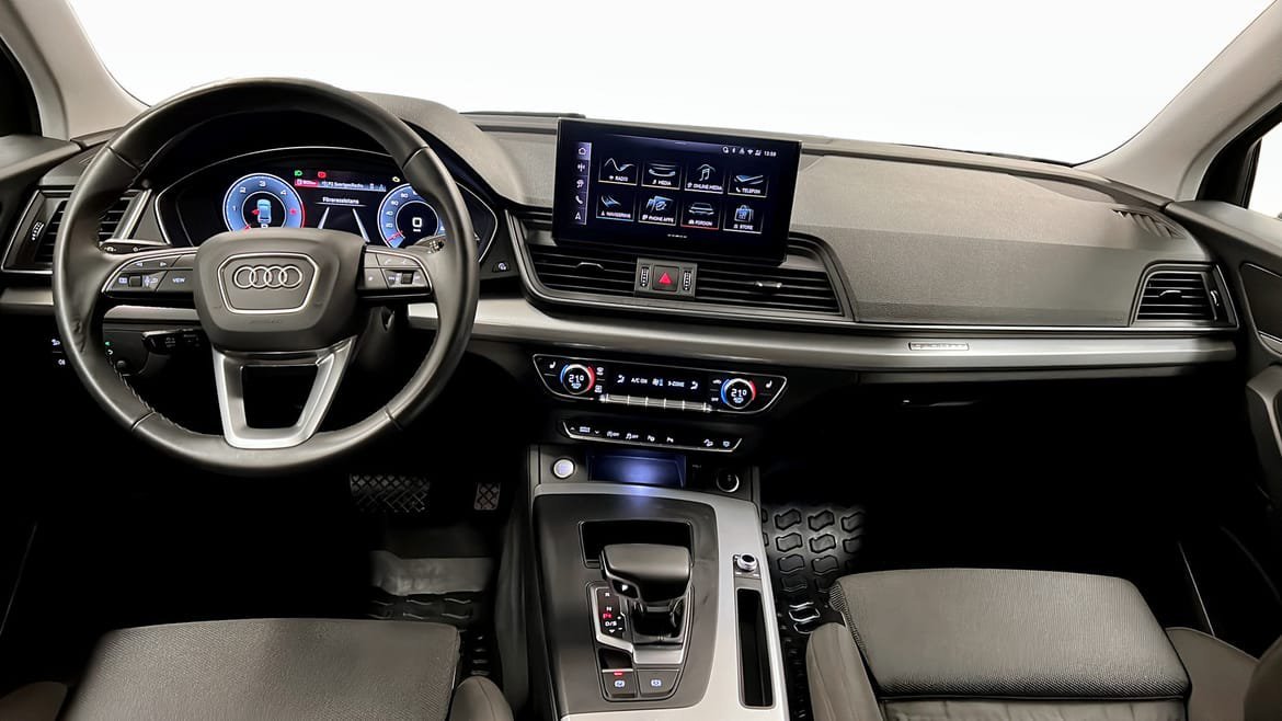 Vehicle Image 10