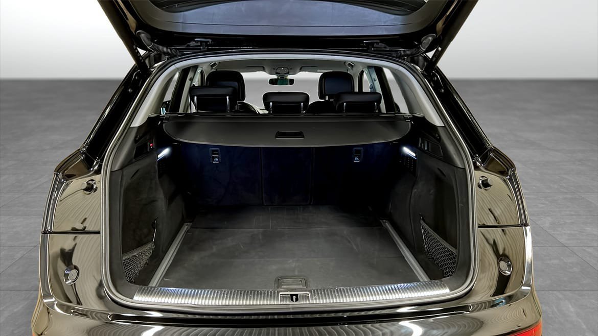 Vehicle Image 12