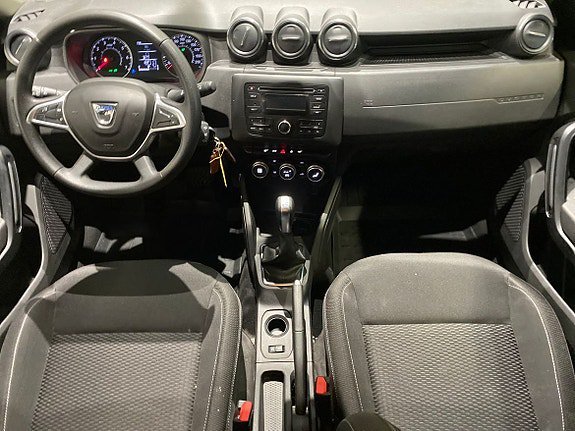 Vehicle Image 16