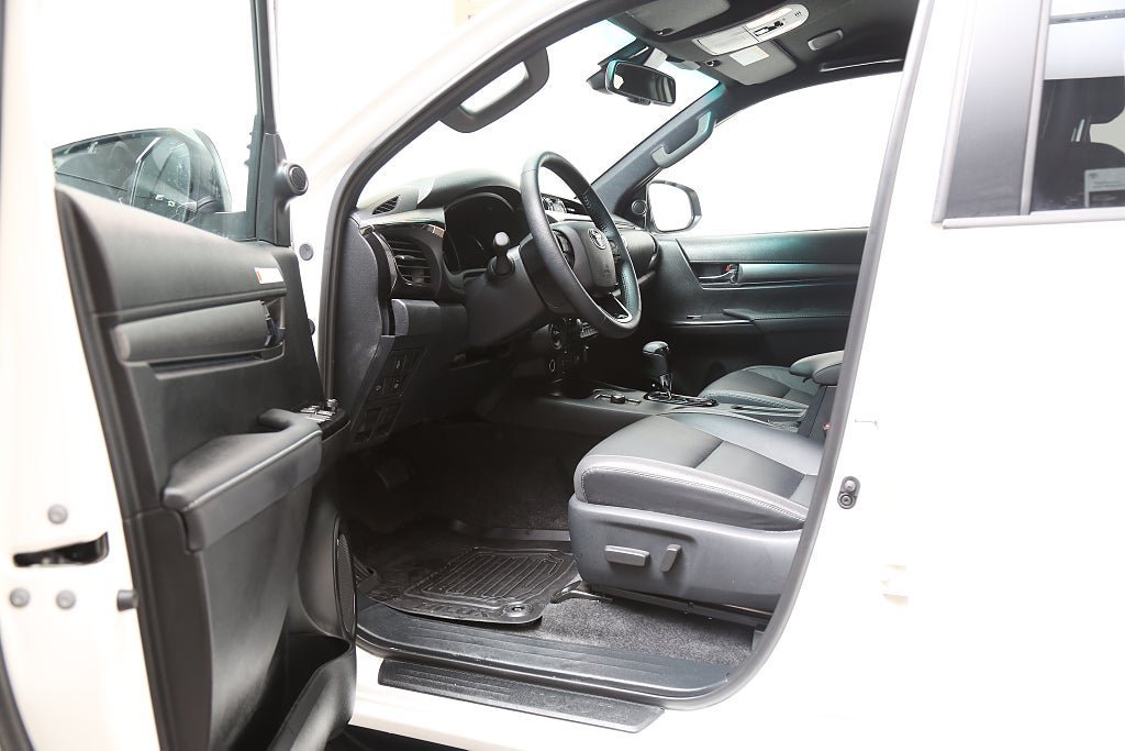 Vehicle Image 11
