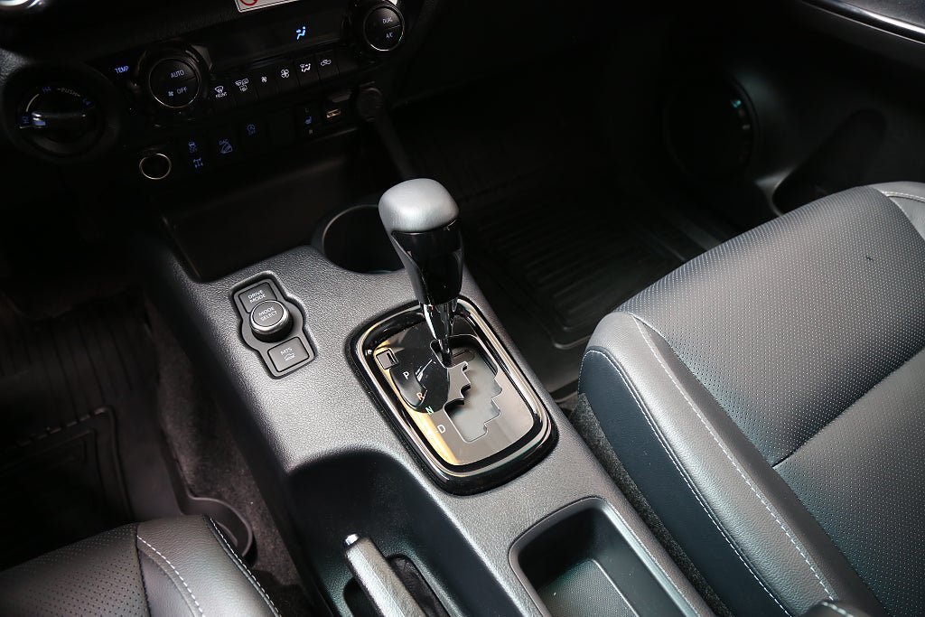 Vehicle Image 23