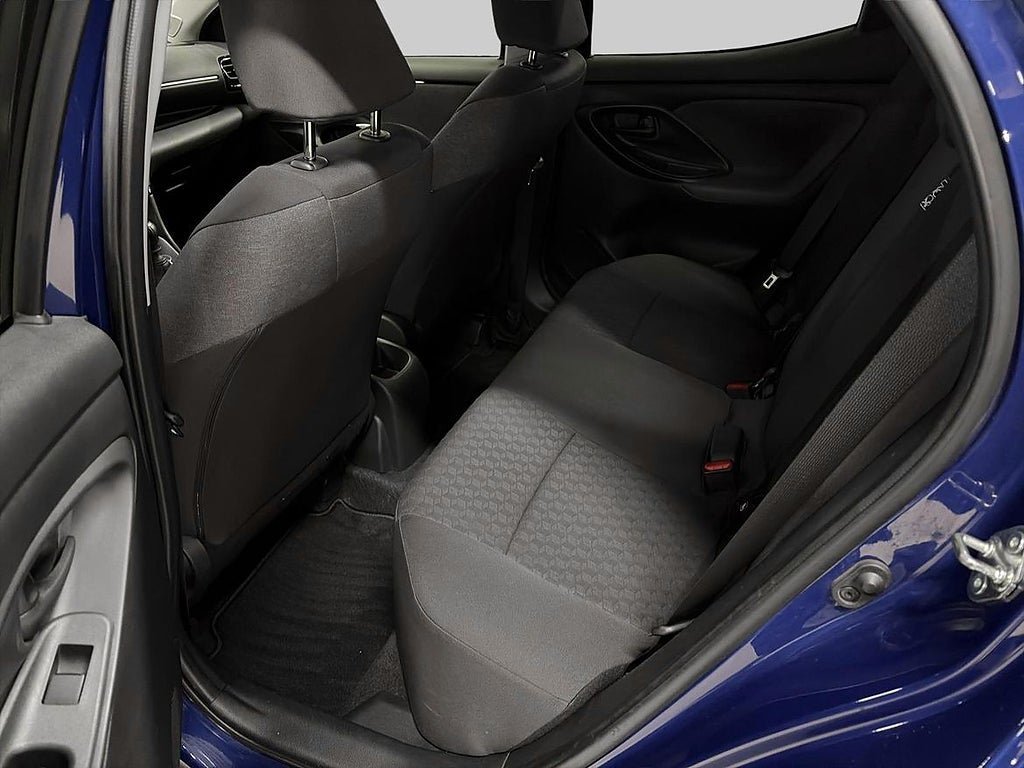Vehicle Image 11