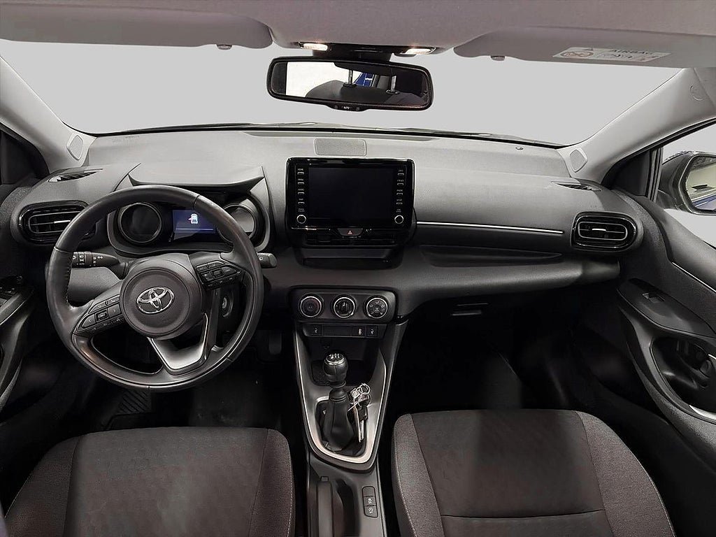 Vehicle Image 12