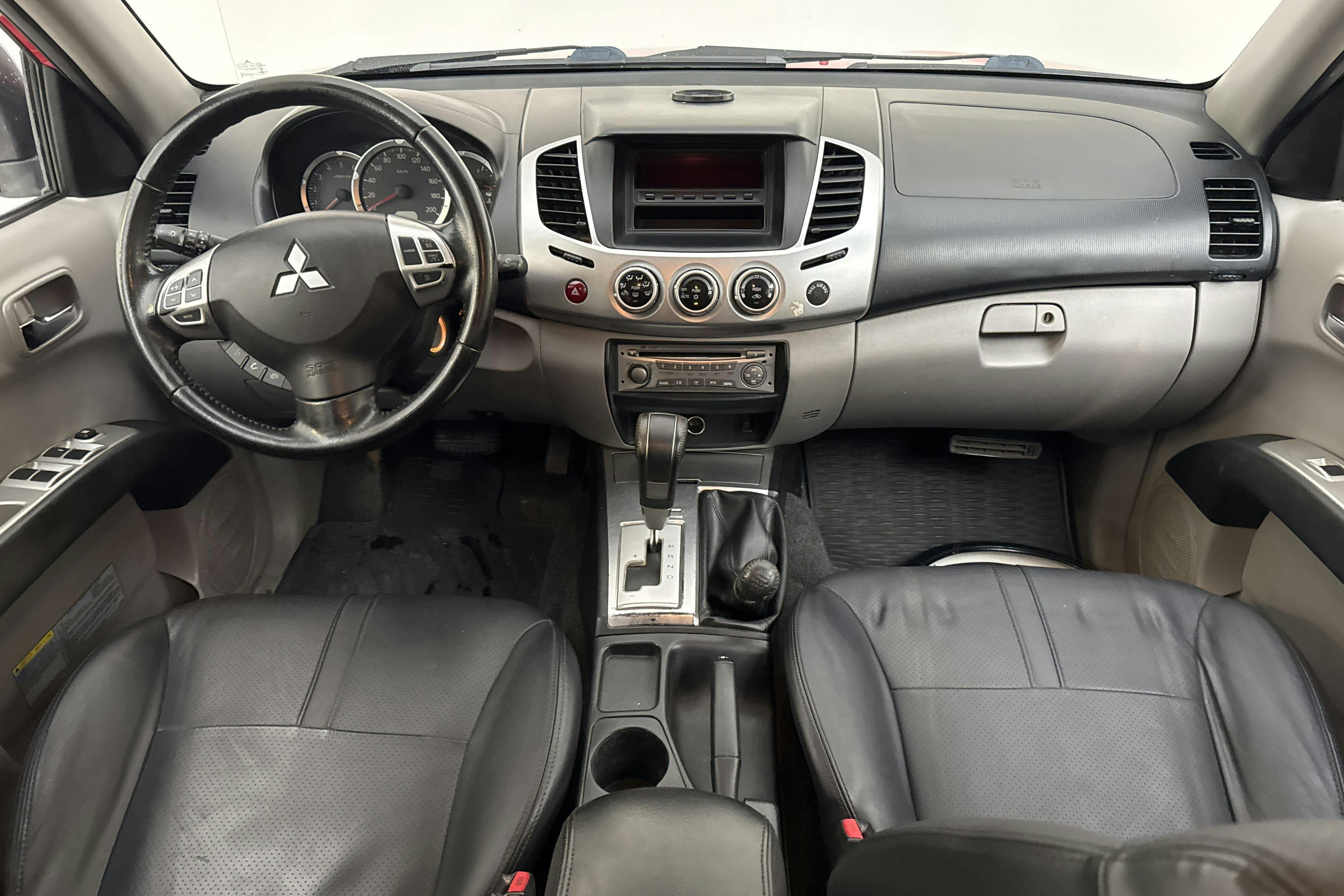 Vehicle Image 6
