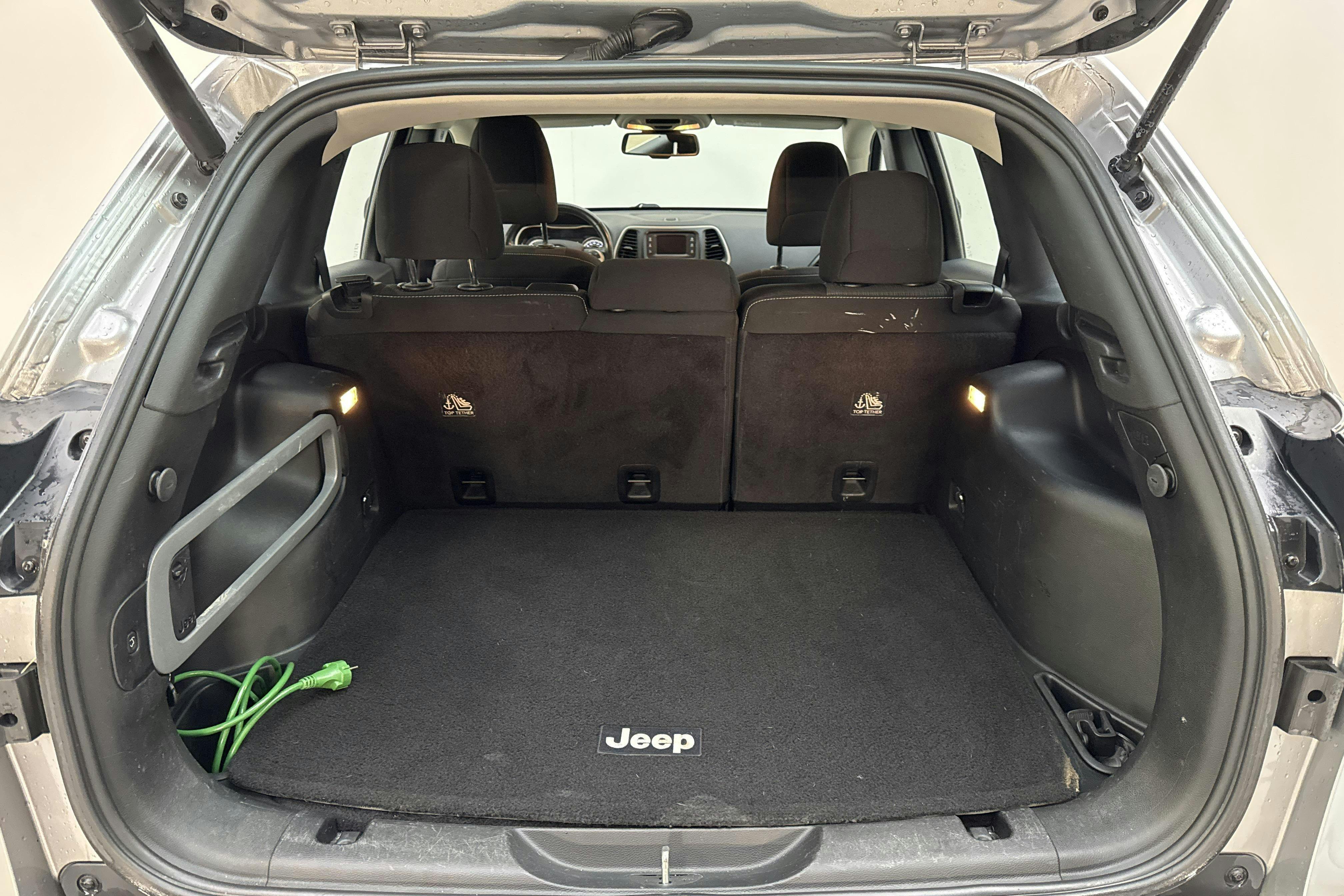 Vehicle Image 9
