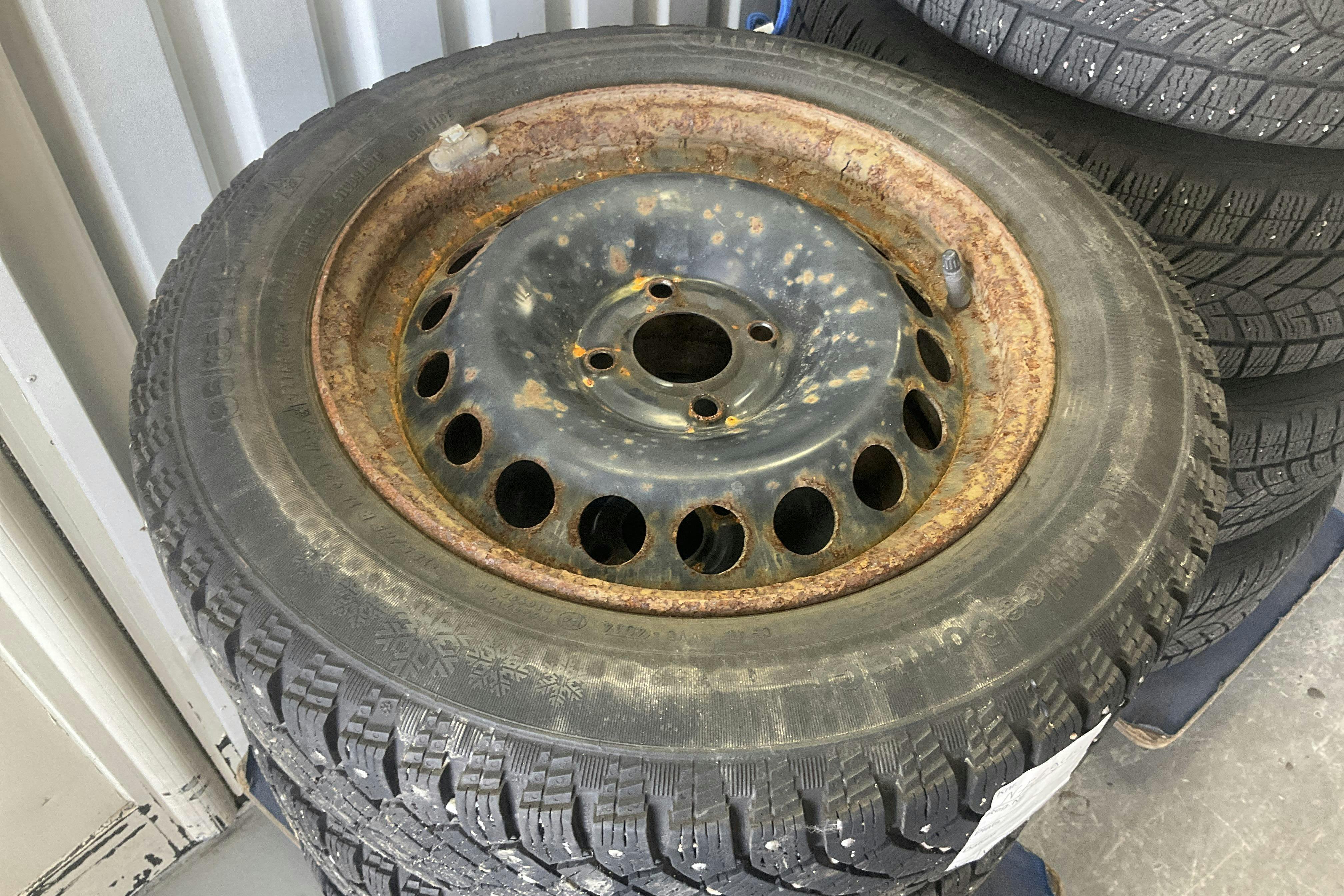 Vehicle Image 12