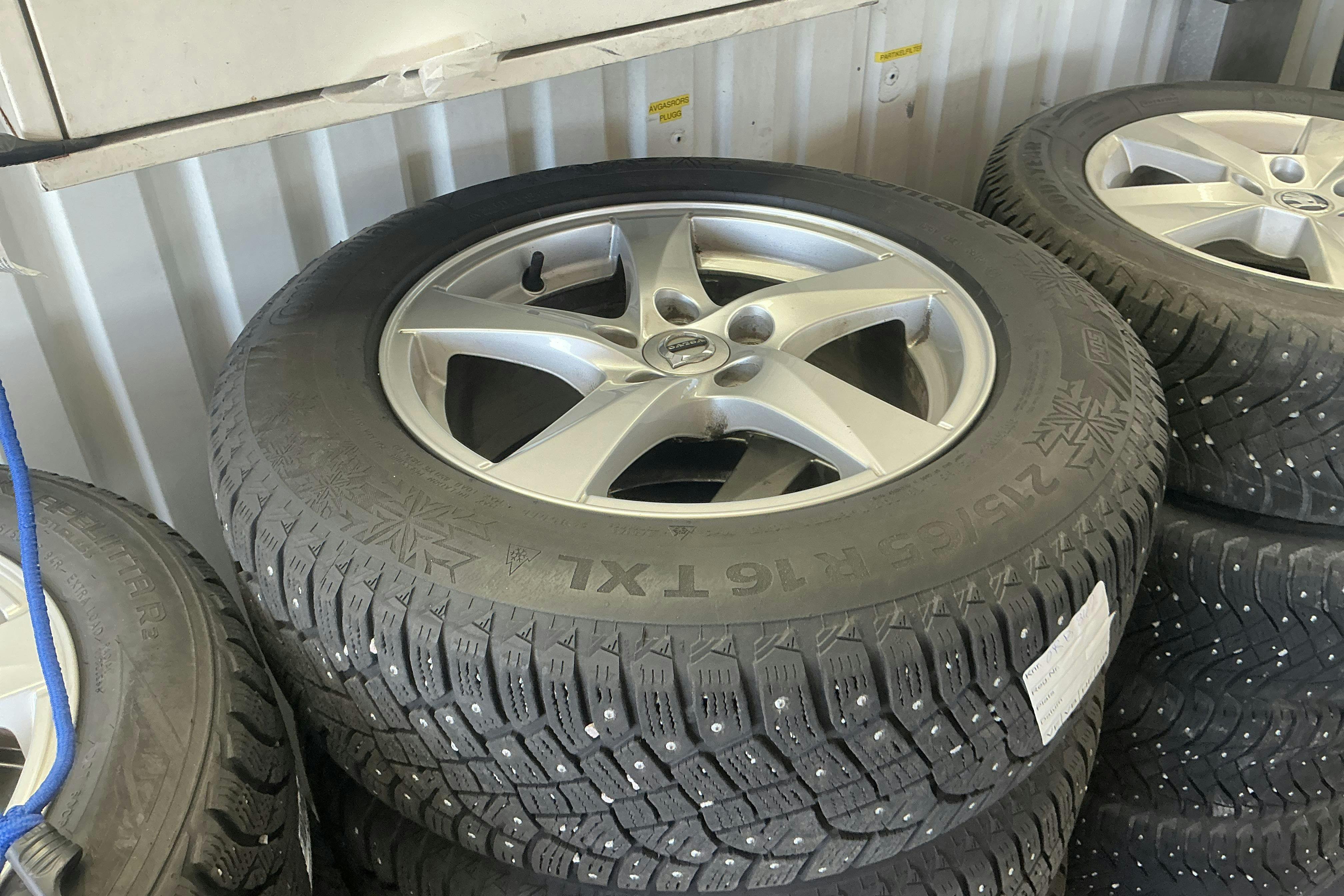 Vehicle Image 12
