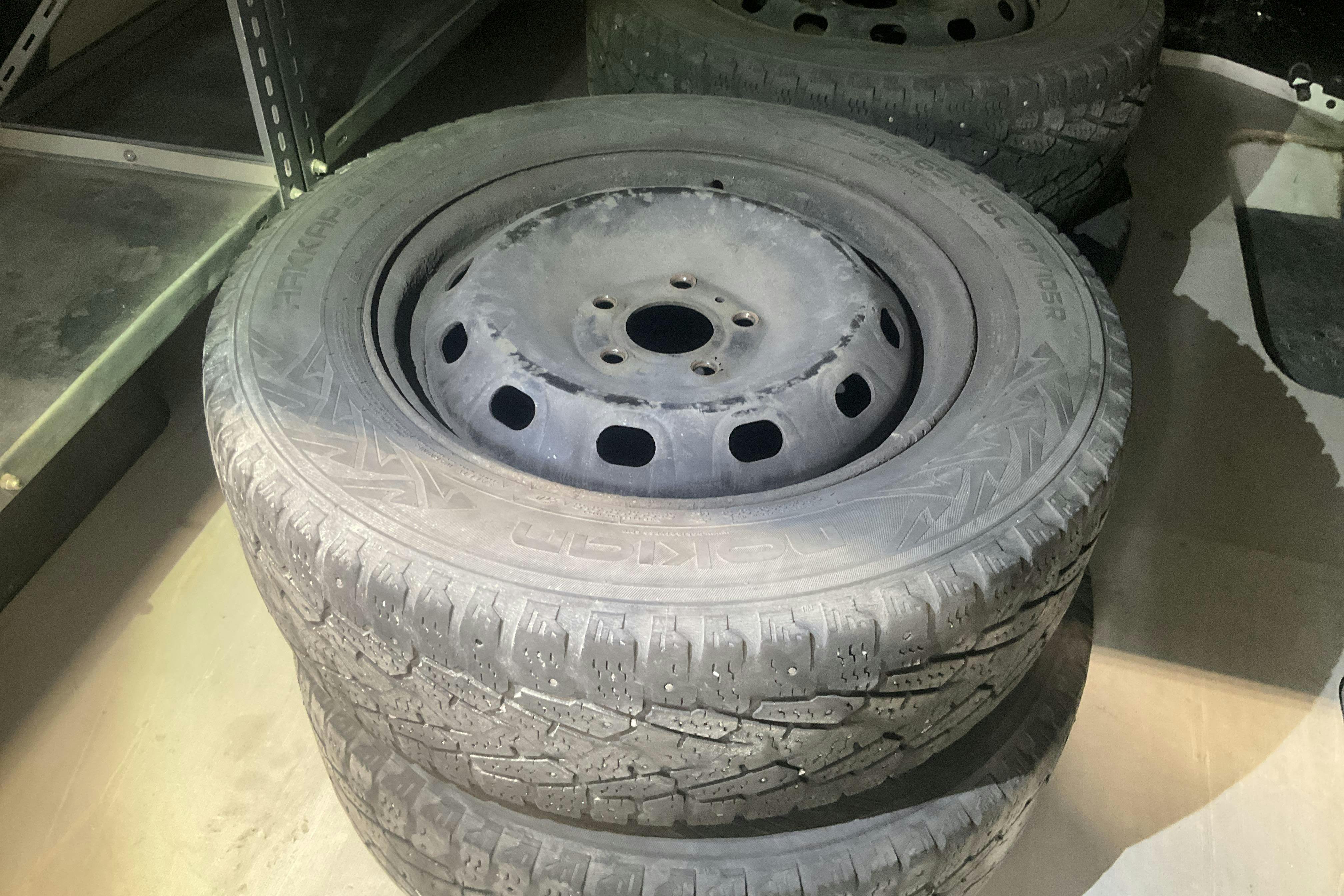Vehicle Image 12