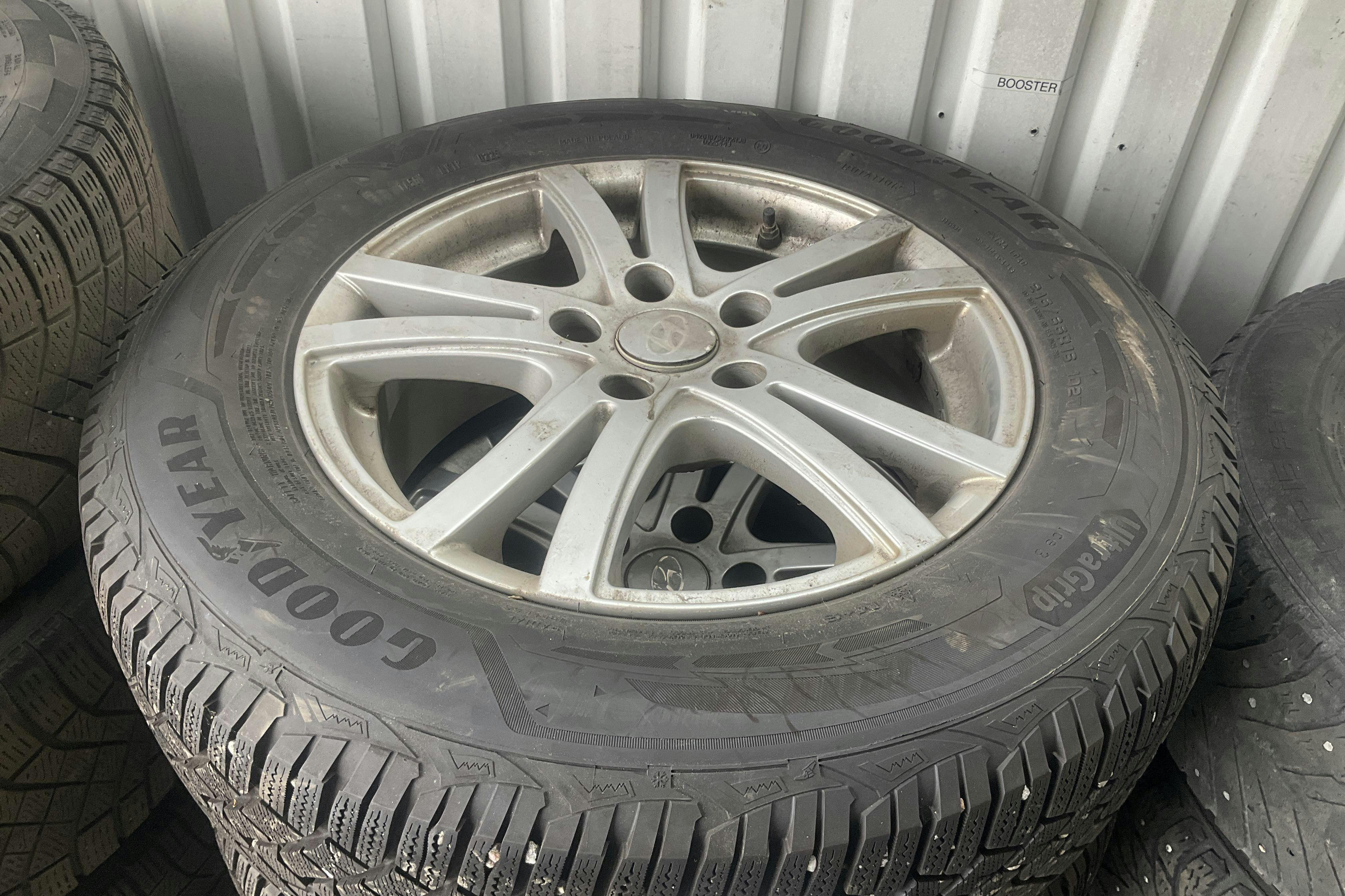 Vehicle Image 15