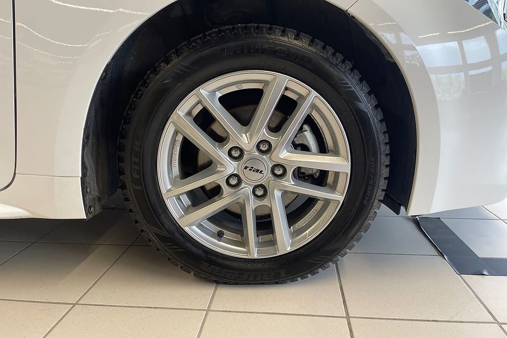 Vehicle Image 17