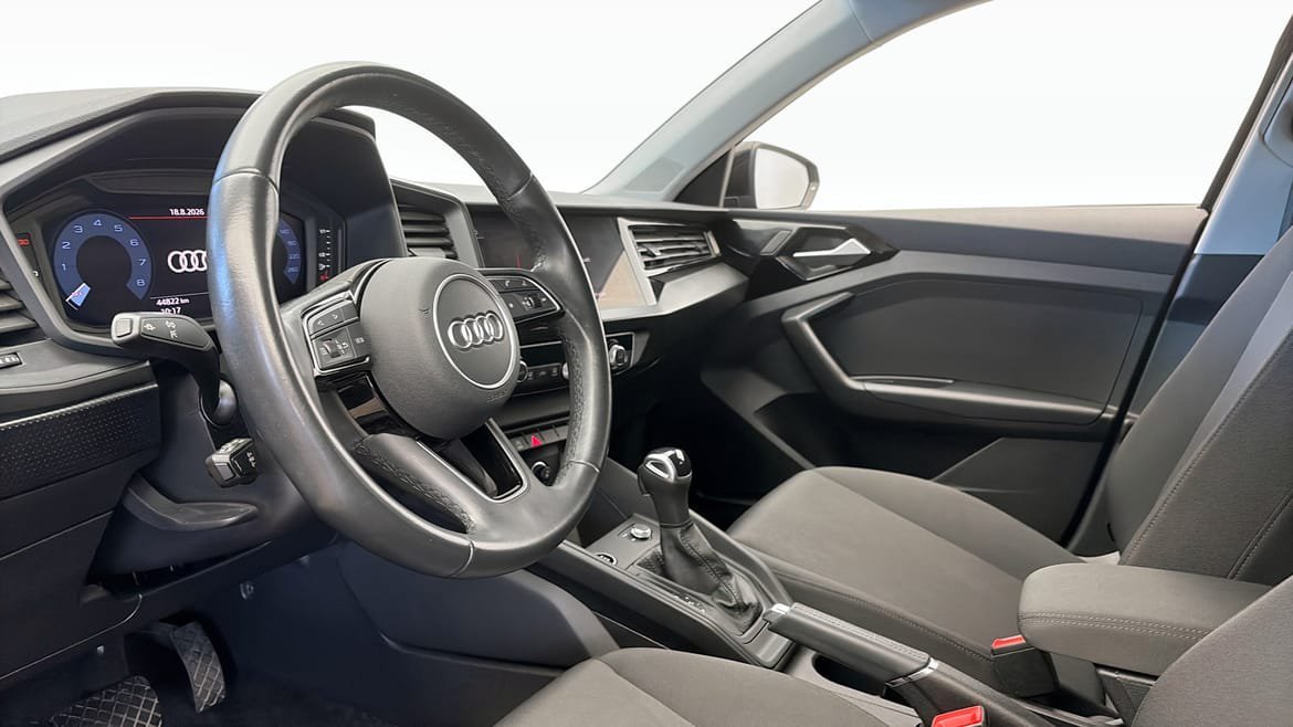 Vehicle Image 7