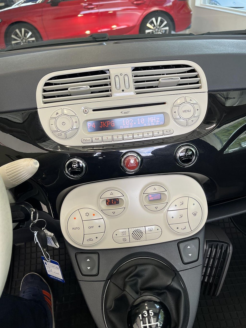 Vehicle Image 8