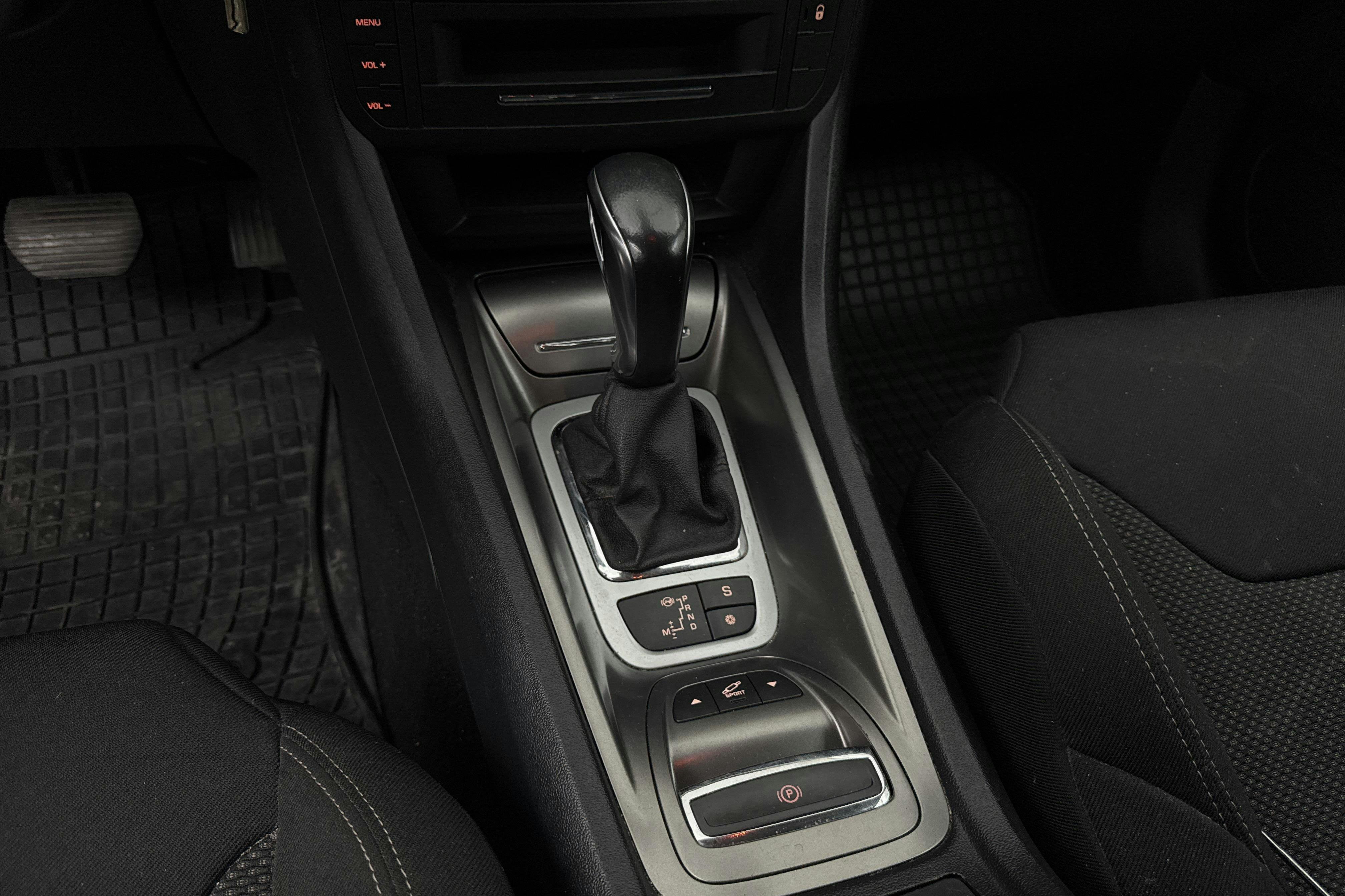 Vehicle Image 14