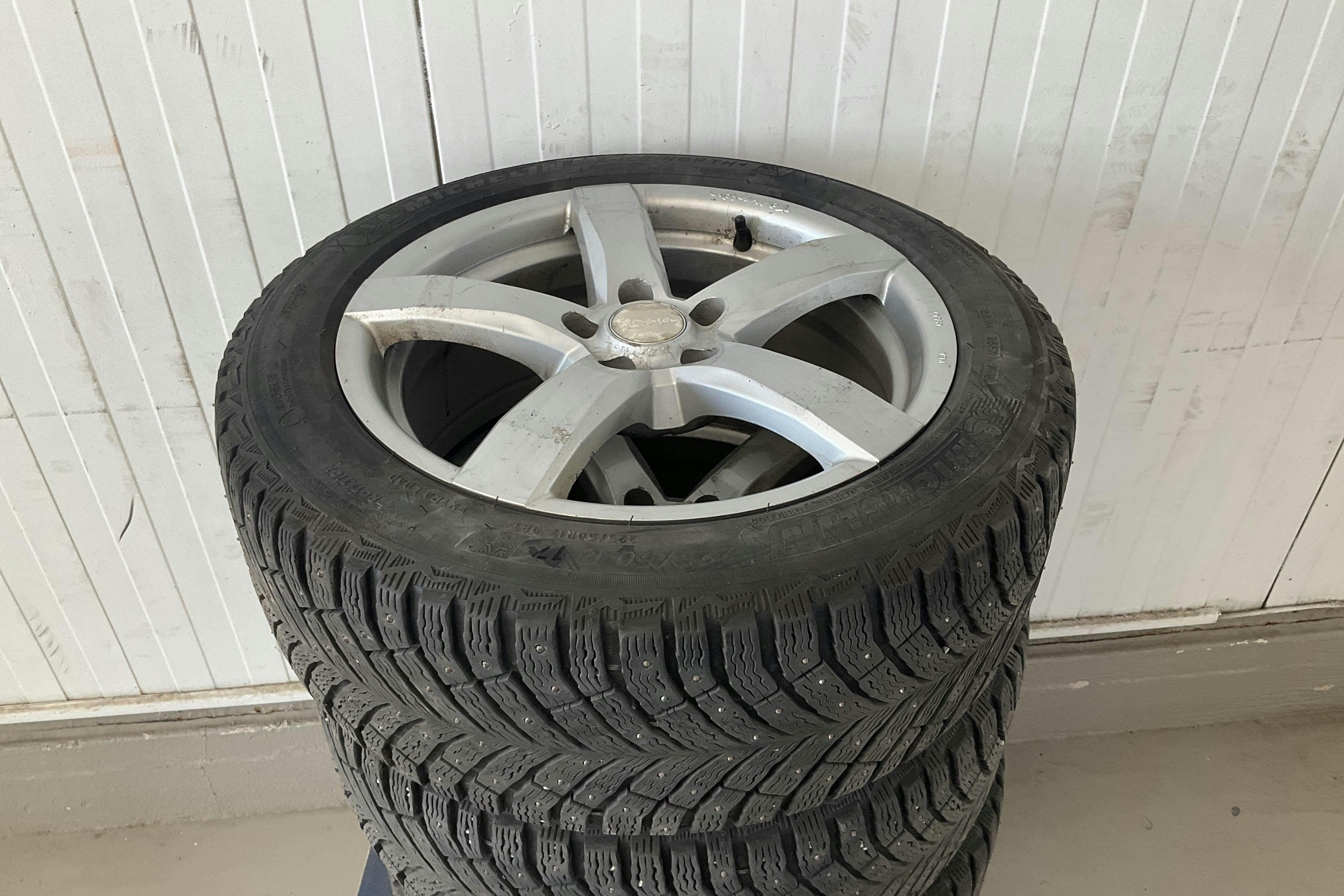 Vehicle Image 16