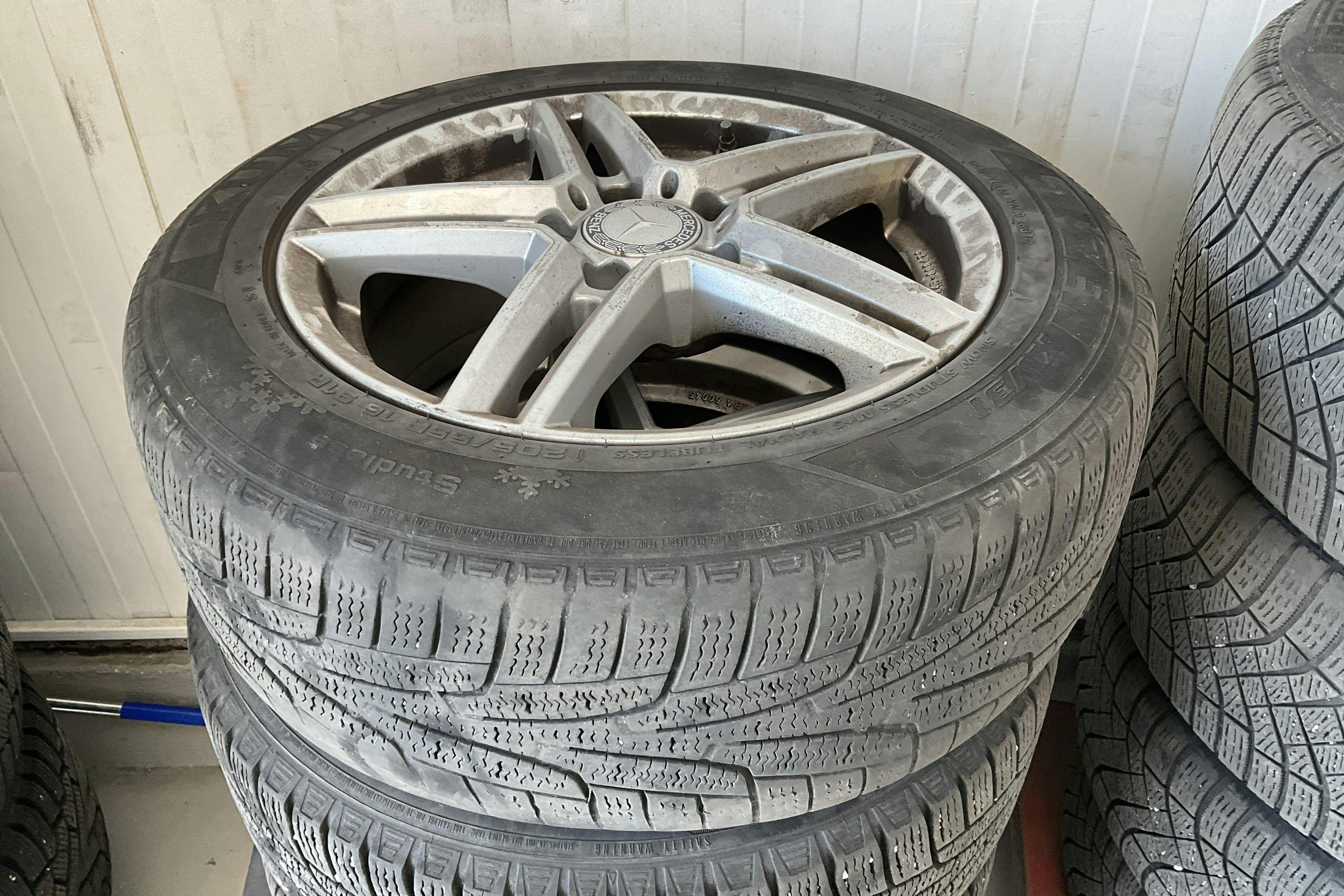 Vehicle Image 16