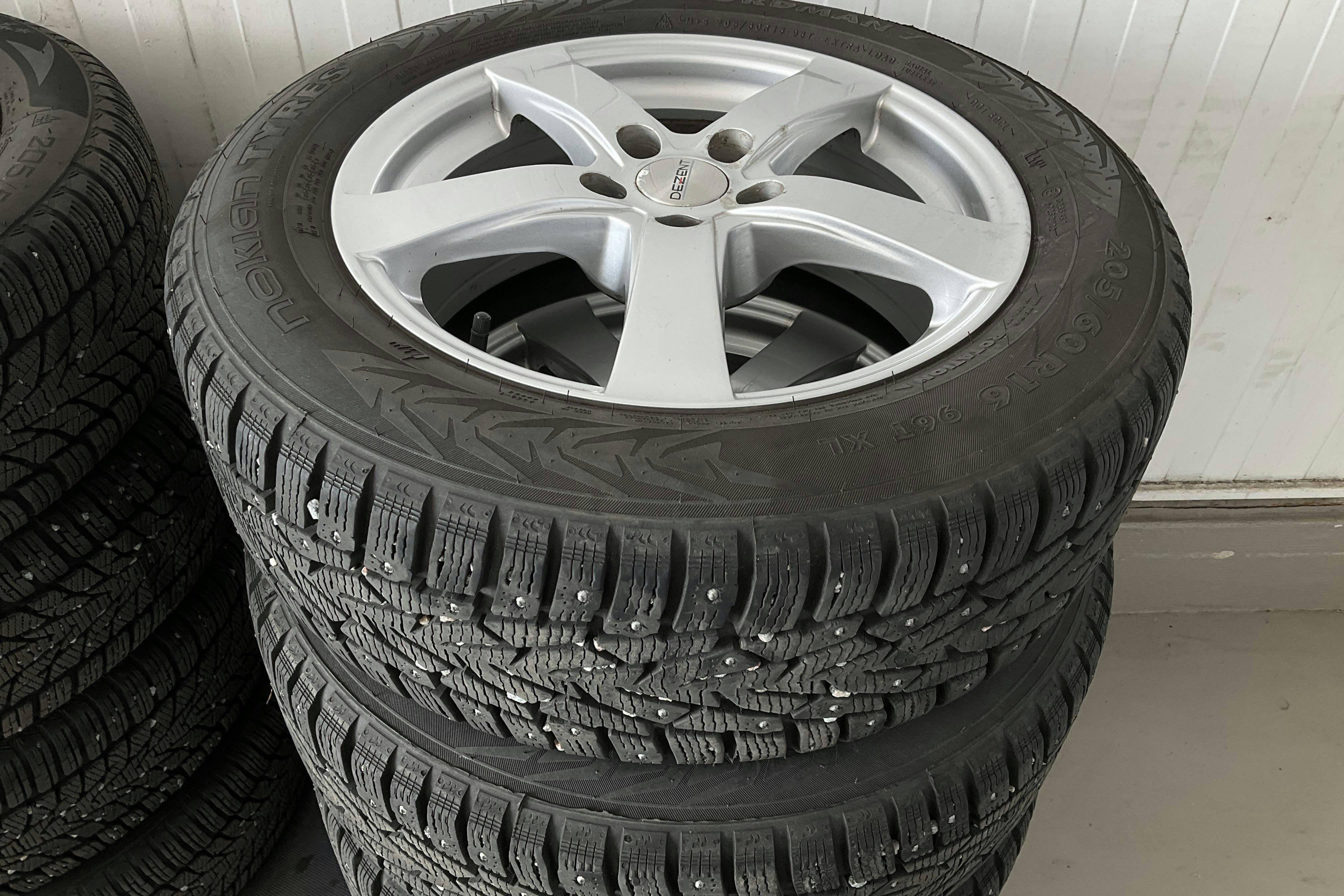 Vehicle Image 14