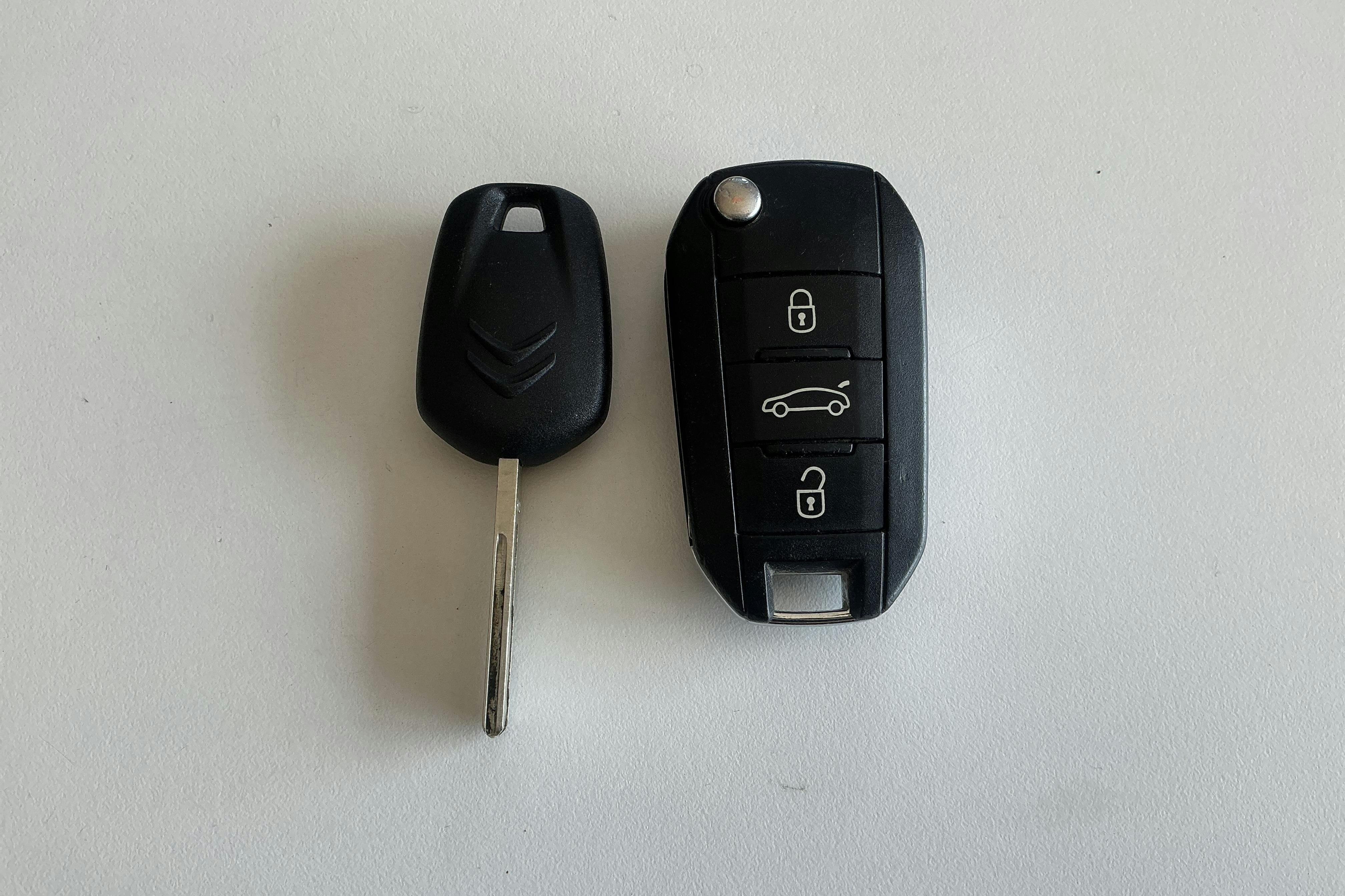 Vehicle Image 18