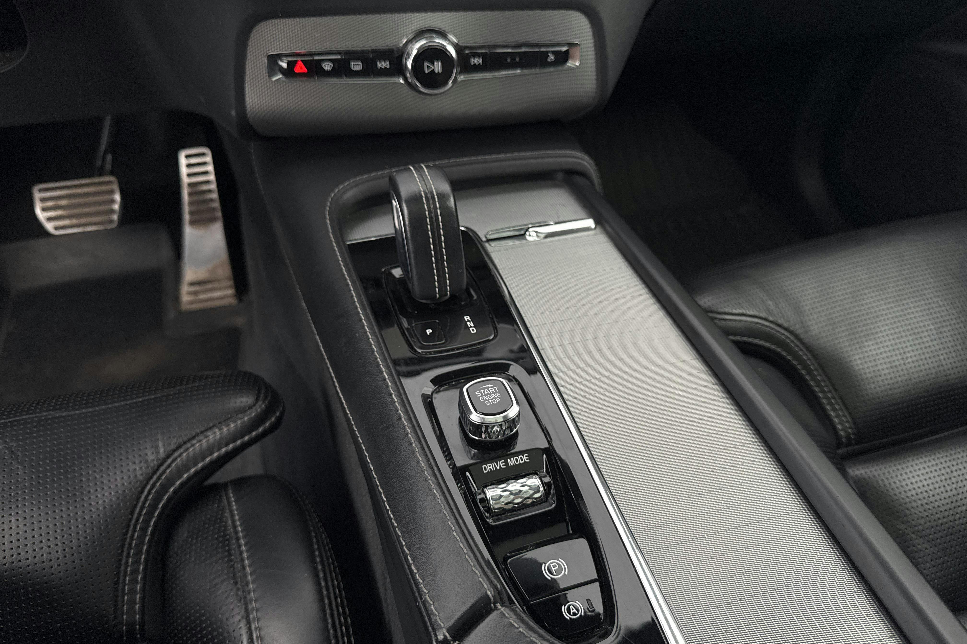 Vehicle Image 22