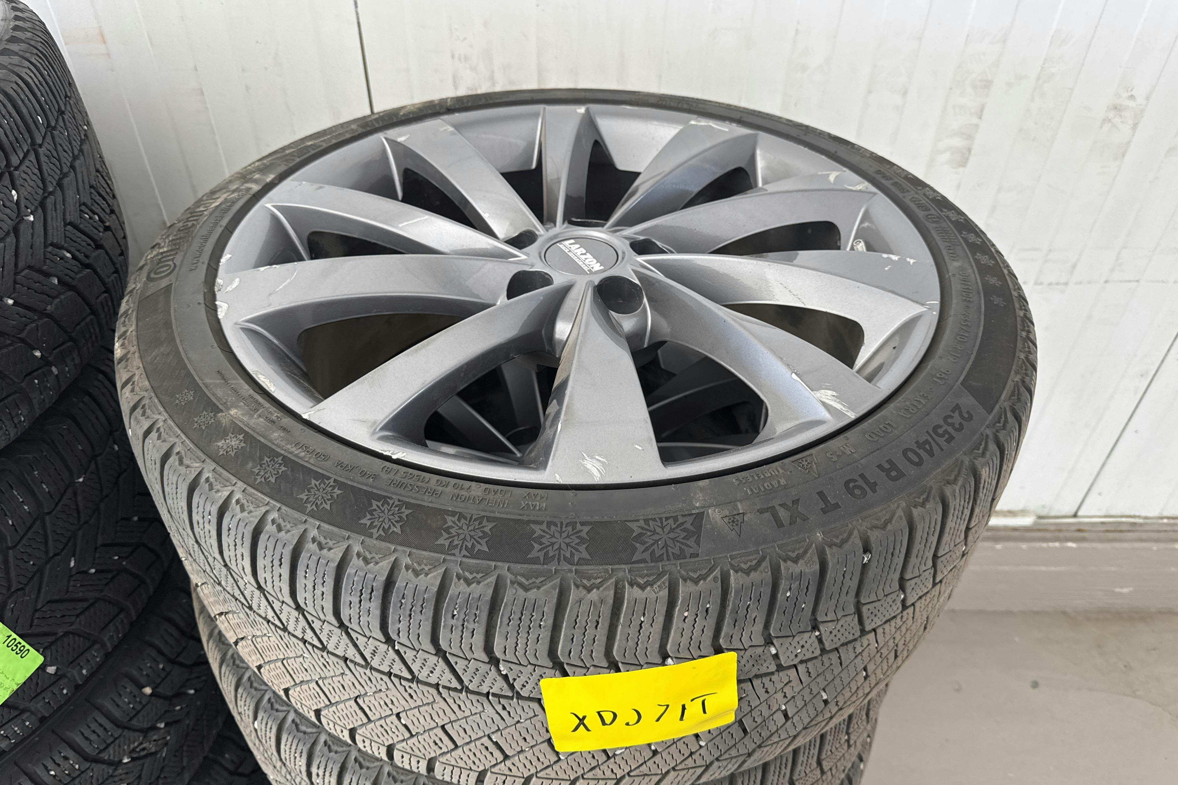 Vehicle Image 21