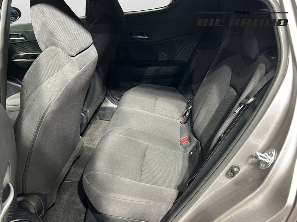 Vehicle Image 9