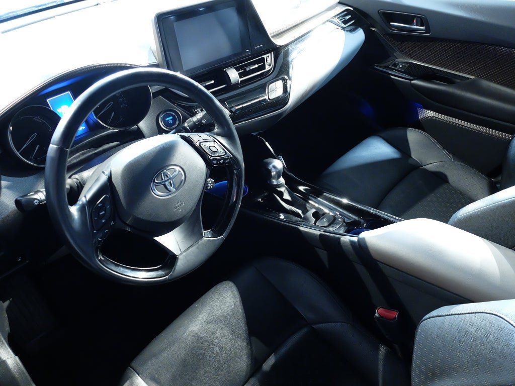 Vehicle Image 10