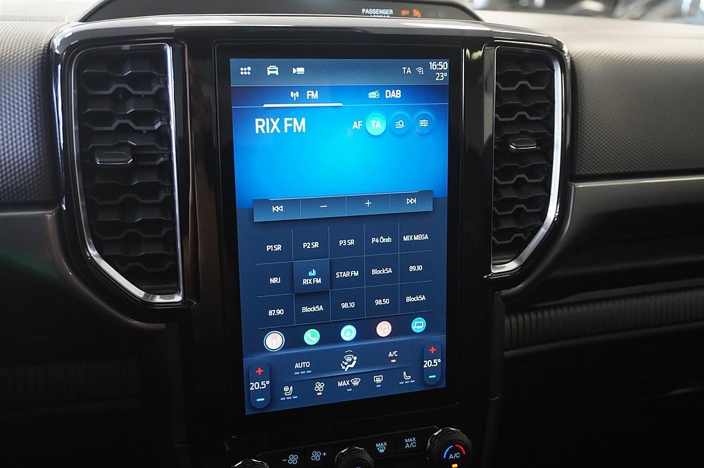 Vehicle Image 17
