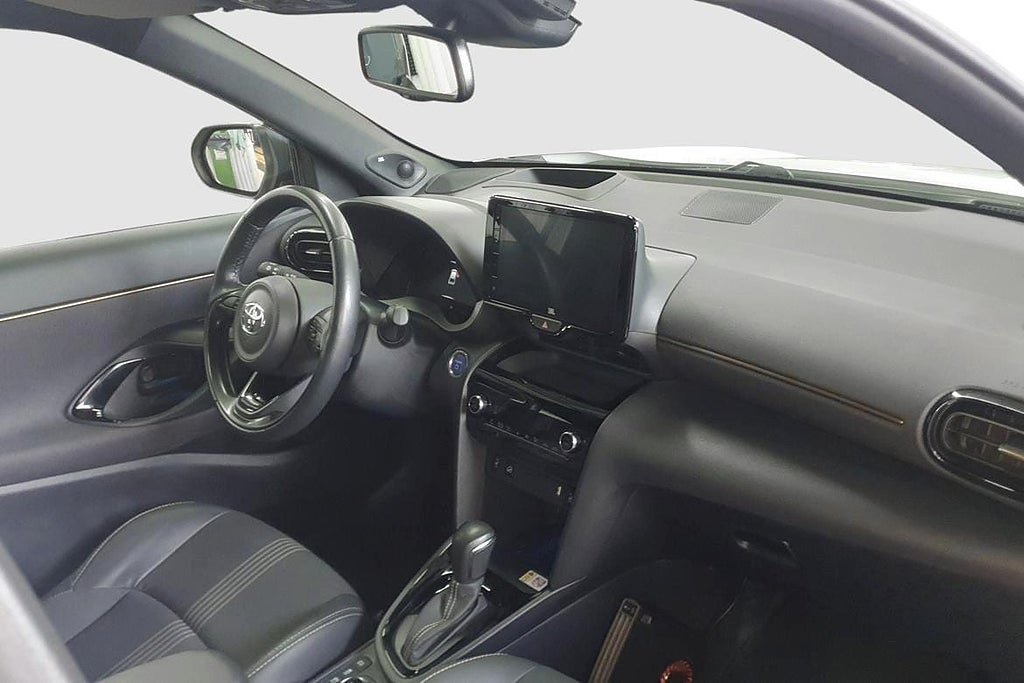 Vehicle Image 6
