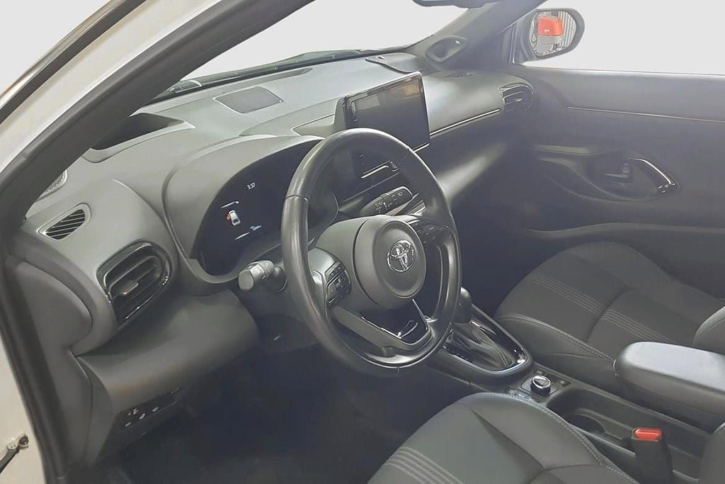 Vehicle Image 7