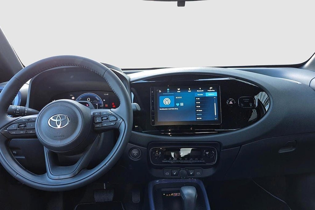 Vehicle Image 8