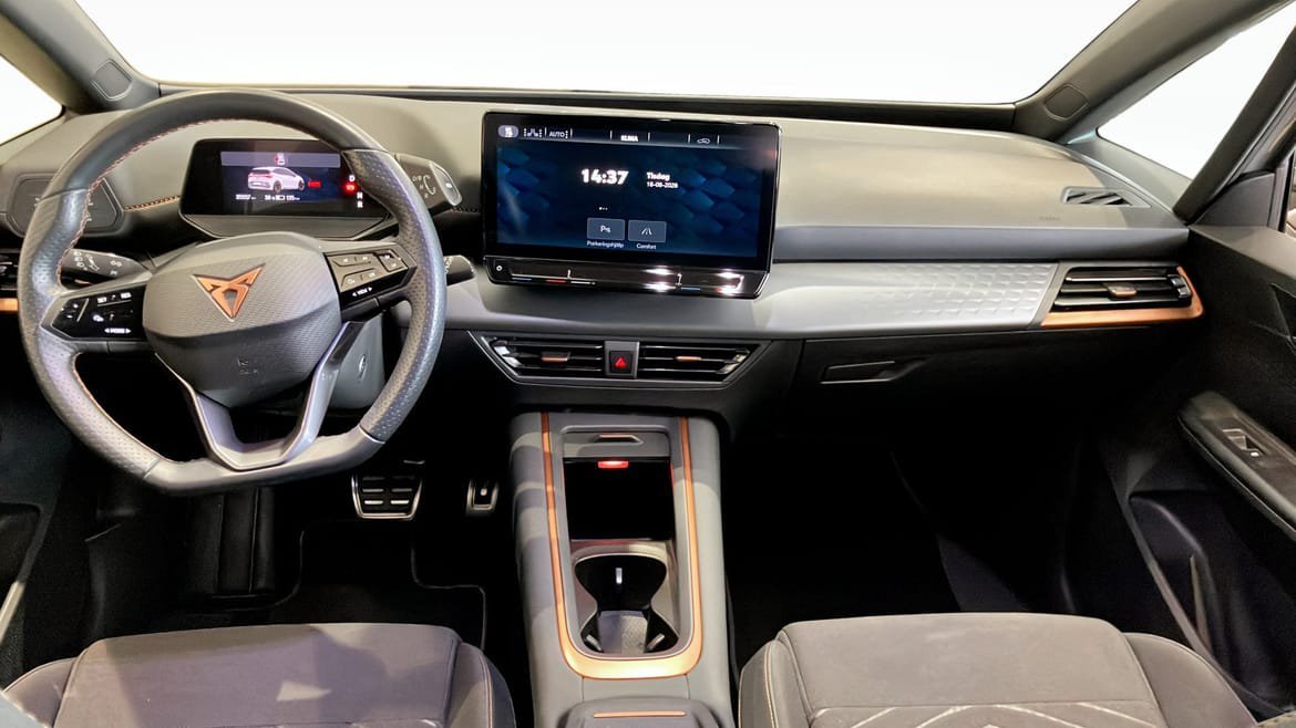 Vehicle Image 10