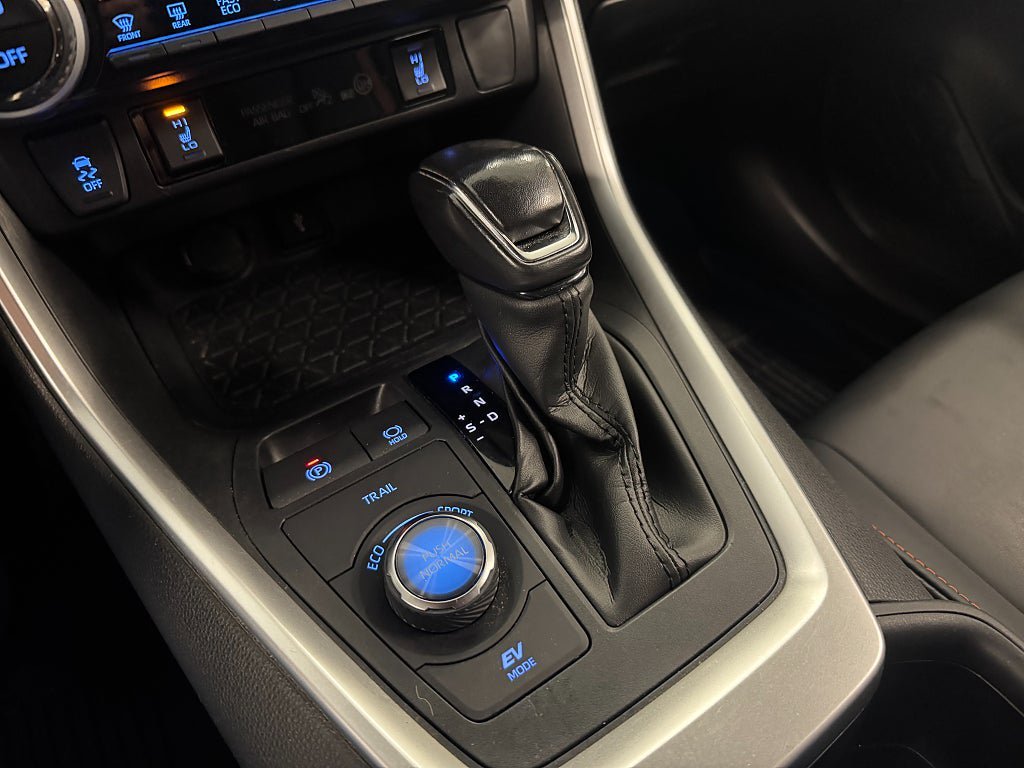 Vehicle Image 22