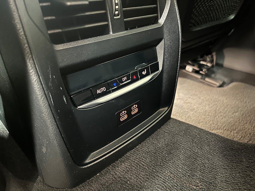 Vehicle Image 29