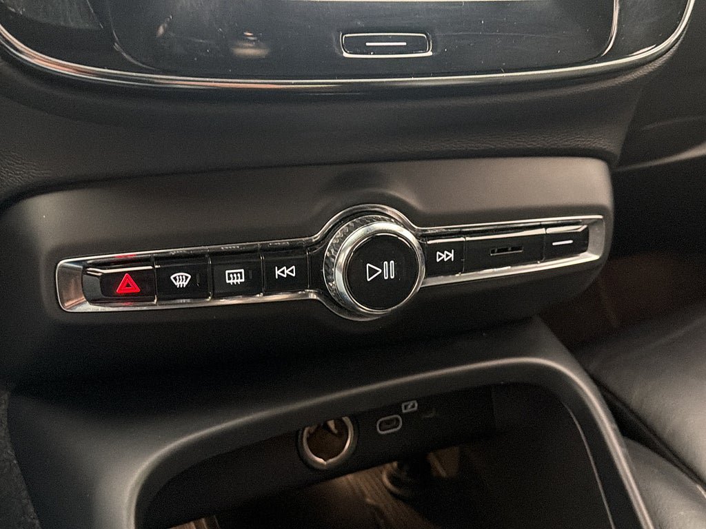 Vehicle Image 28