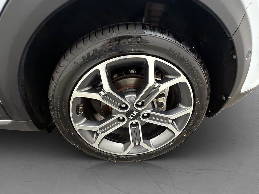 Vehicle Image 30